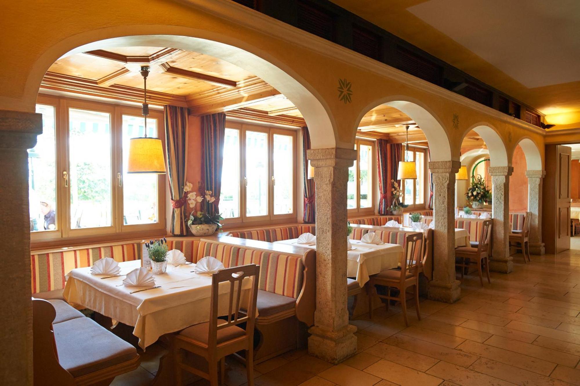 Gastagwirt Hotel Ойгендорф Екстериор снимка