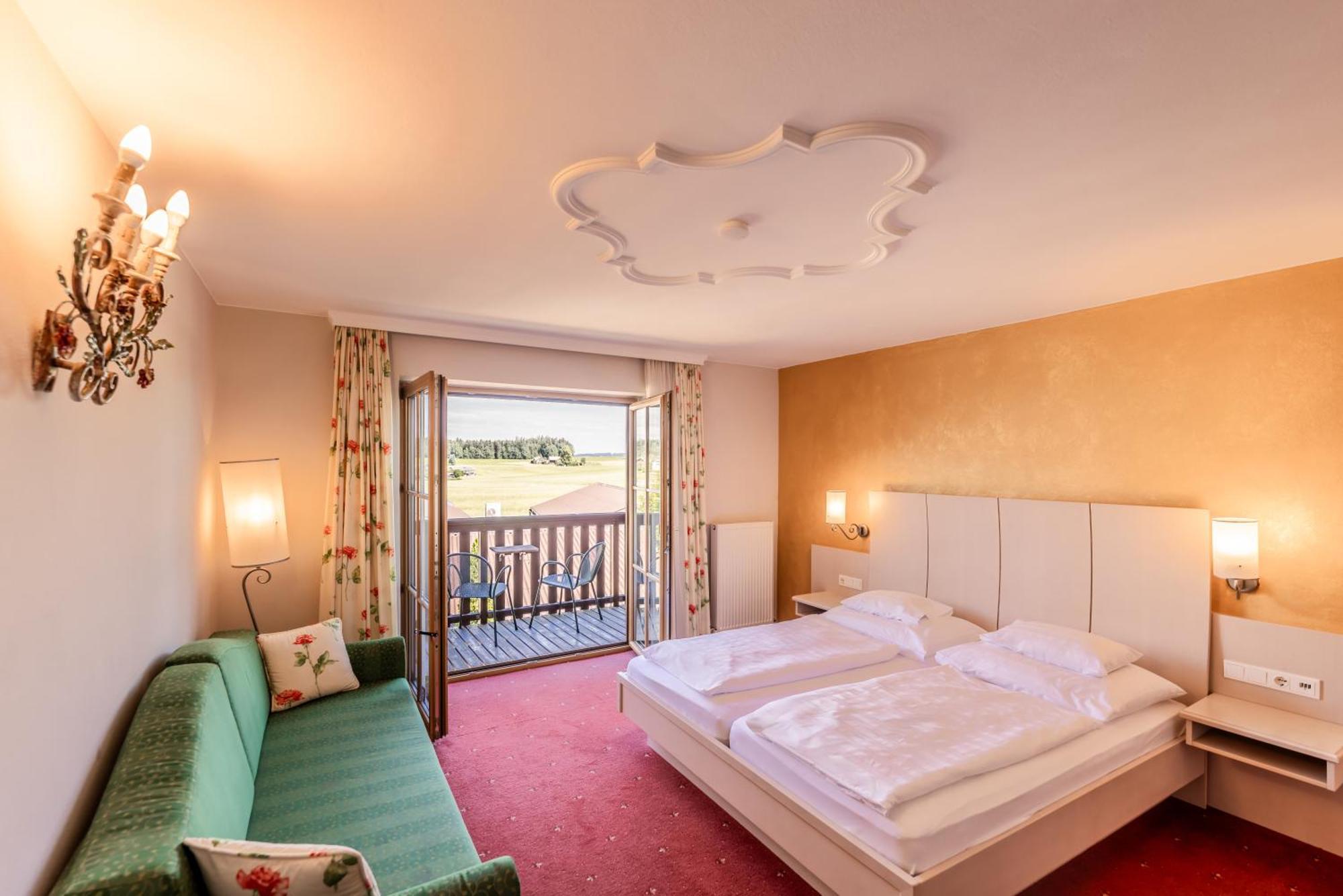 Gastagwirt Hotel Ойгендорф Екстериор снимка