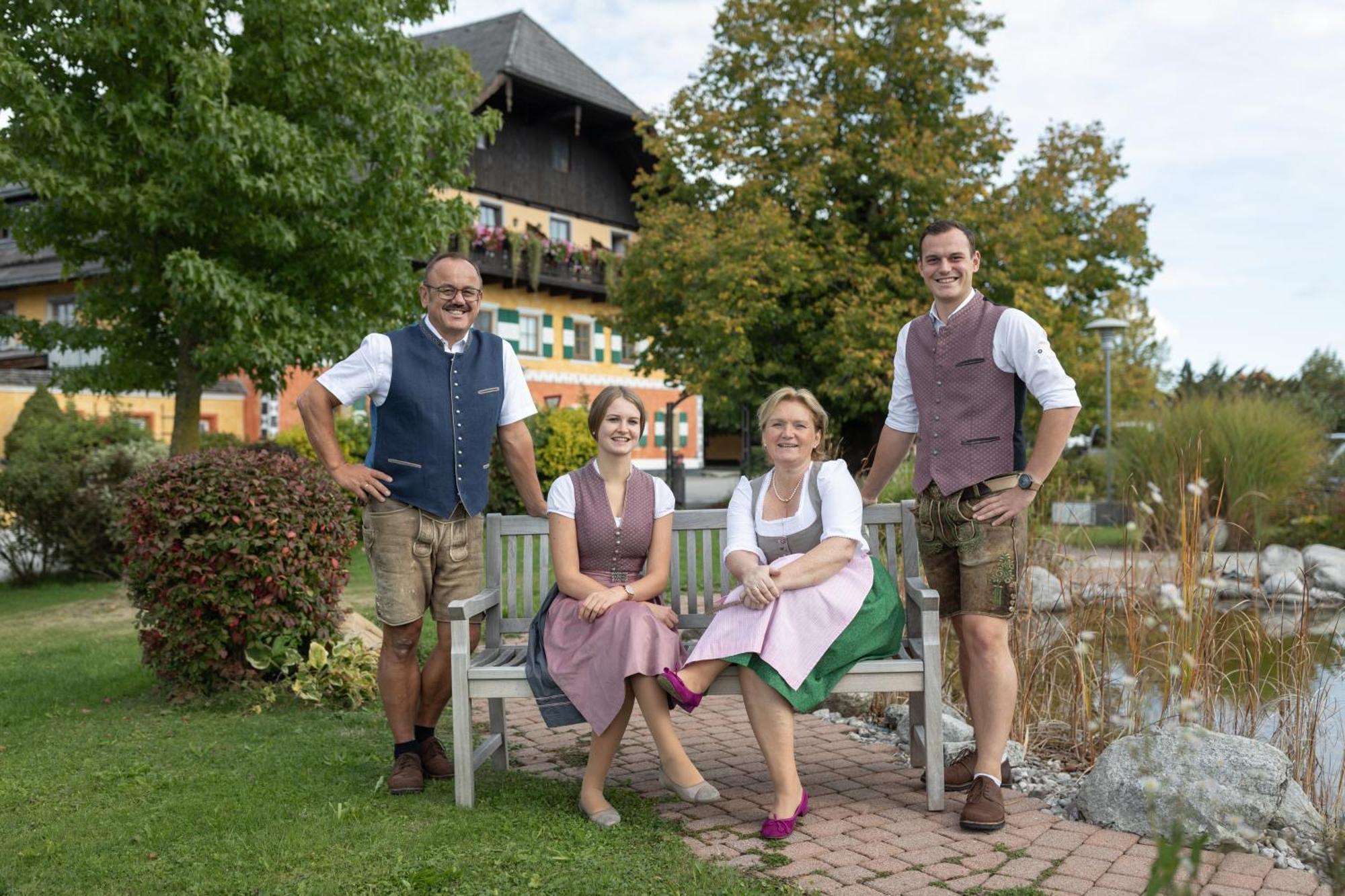 Gastagwirt Hotel Ойгендорф Екстериор снимка