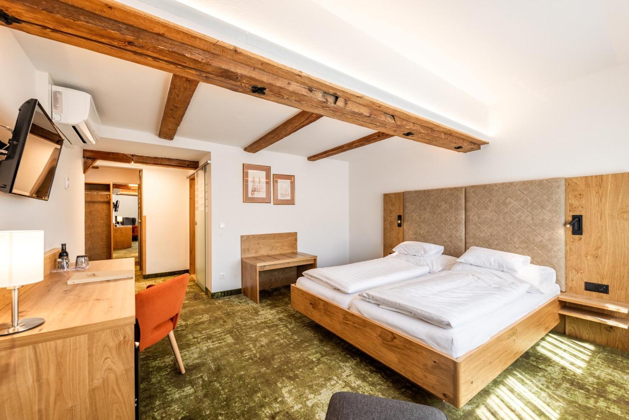 Gastagwirt Hotel Ойгендорф Екстериор снимка